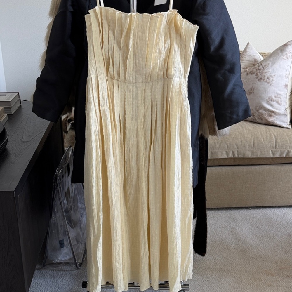 Astr Strapless Cream Dress